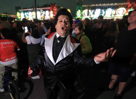 Cultura proyecta Mis 40 en Bellas Artes de Juan Gabriel en el Zócalo