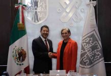 Entrega del Reconocimiento a Ada Colau Ballano en CDMX