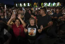 Proyecci&oacute;n de concierto de Juan Gabriel es vista por 70 mil personas en el Z&oacute;calo 