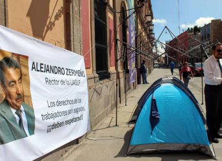 Video | Docente de la UASLP denuncia maltratos y falta de pagos