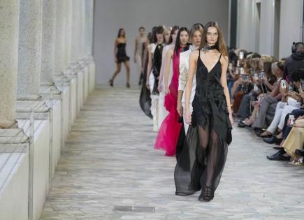 La diseñadora italiana Alberta Ferretti se retira de su marca