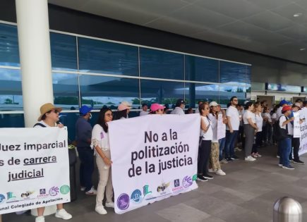 Protesta de trabajadores del Poder Judicial en Mérida