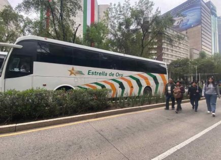 Suspensión del Transporte Público por Manifestantes en Reforma