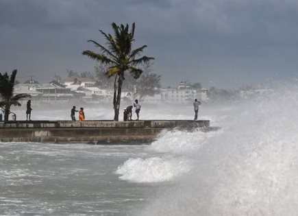 Alerta roja por Huracán Helene en Quintana Roo