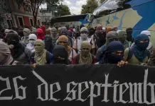 Lucha de familias por verdad y justicia de 43 estudiantes desaparecidos Lucha de familias por verdad y justicia de 43 estudiantes desaparecidos