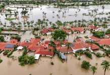 Marina rescata a más de mil personas por inundaciones en Acapulco