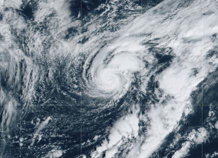 Avance de Huracán Isaac y Tormenta Joyce en el Atlántico