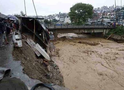 Mortales crecidas y deslaves en Nepal