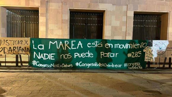 Marea Verde y Colectiva ILE exigen despenalización del aborto frente al Congreso