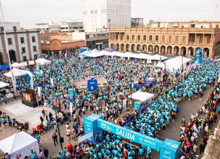 Rector de la UASLP inaugura el 41 Medio Maratón con récord de asistencia