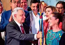 El uso político del bastón de mando en México El uso político del bastón de mando en México