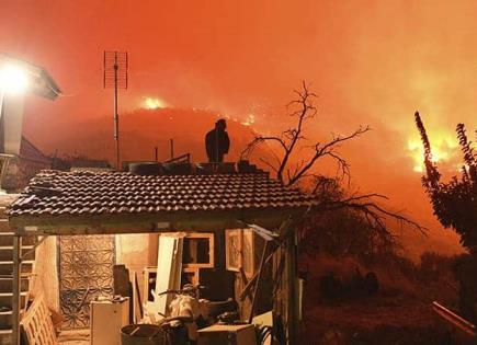 Fuego en sur de Grecia mata a dos personas