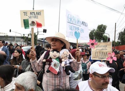 Simpatizantes de Morena se concentran en San Lázaro por toma de posesión