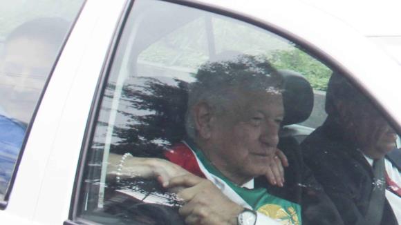 ¡Gracias! ¡Viejito Chulo!; simpatizantes despiden a AMLO