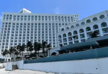 Asesinato en Cancún frente al Hotel Riu Palace Las Américas Asesinato en Cancún frente al Hotel Riu Palace Las Américas