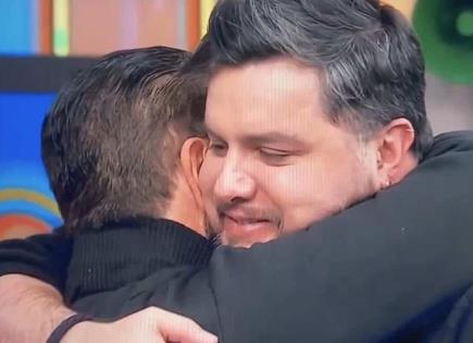 Bezares y Stanley se dan un abrazo en el programa Hoy