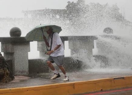 Un tifón se dirige a Taiwán tras herir a docenas y provocar miles de evacuaciones