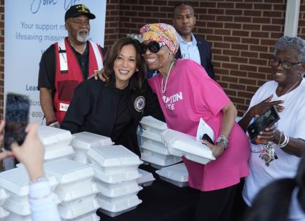 Kamala Harris y Biden visitan zonas afectadas por Huracán Helene