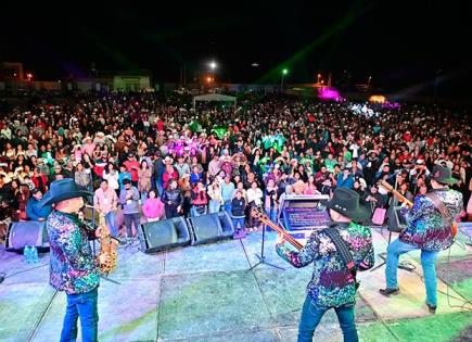 Pozos, sin servicios pero con pachanga