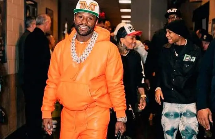 Floyd Mayweather se enriquece con la derrota del Canelo