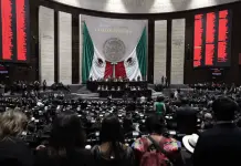 Morena culpa a PAN y PRI por no condenar spots de EU