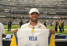 Presencia de Carlos Vela en el duelo entre Los Angeles Rams y Green Bay Packers