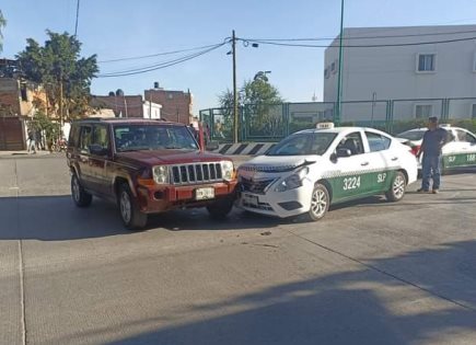 Choque entre taxi y Jeep en la colonia San Francisco; no se reportan lesionados Choque entre taxi y Jeep en la colonia San Francisco; no se reportan lesionados