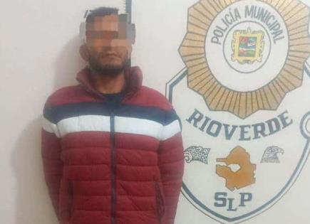 Detienen a sujeto por robo de tuberías