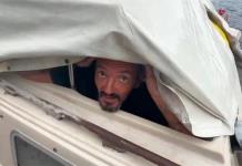 Arrestan al Teniente Dan en Florida tras enfrentar huracanes en su barco Arrestan al Teniente Dan en Florida tras enfrentar huracanes en su barco