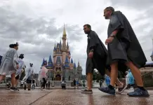 Se inunda Disney en Orlando tras paso del huracán Milton