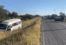 Cuatro heridos en choque de frente en la carretera a Pe&ntilde;asco