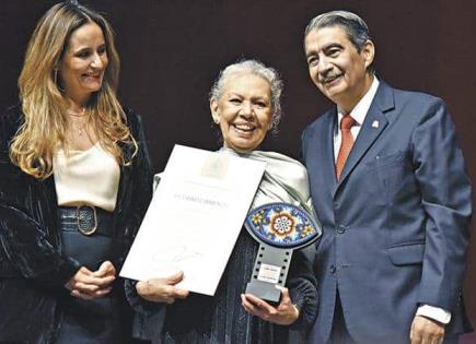 LUISA HUERTAS, PREMIO PEYOTE A SU TRAYECTORIA ARTÍSTICA