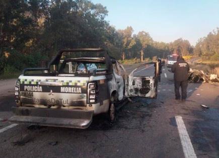 Policía de Morelia dispara a normalistas; hiere a uno