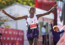 Ruth Chepngetich y John Korir brillan en el Maratón de Chicago