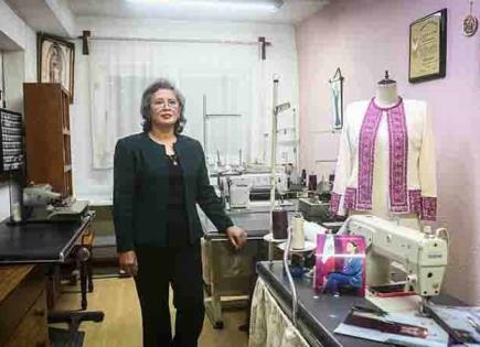 “Un honor diseñar los trajes de la presidenta”