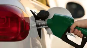 ¿A qué velocidad gasta menos gasolina un auto?