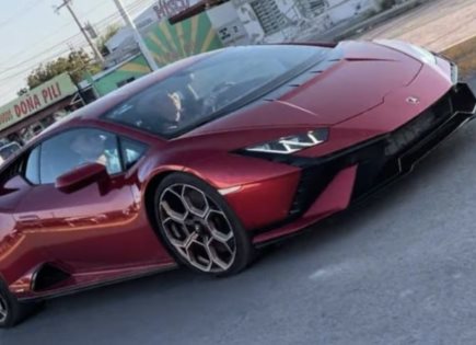 Diputado del PT en Coahuila genera polémica en Lamborghini