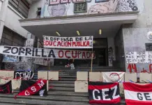 Paro de docentes en Uruguay contra reforma educativa y recortes presupuesto