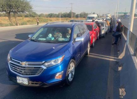 Carambola en Periférico deja daños en tres vehículos Carambola en Periférico deja daños en tres vehículos