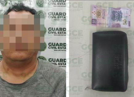 Cae sujeto que robó cartera a un pasajero en transporte público