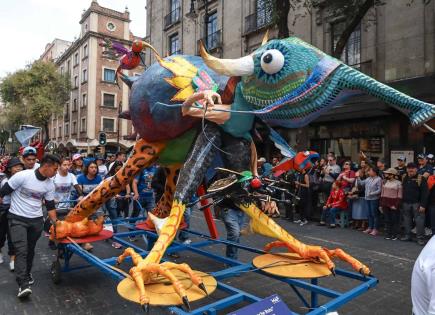 Alebrijes gigantes marcan inicio de festividades por Día de Muertos