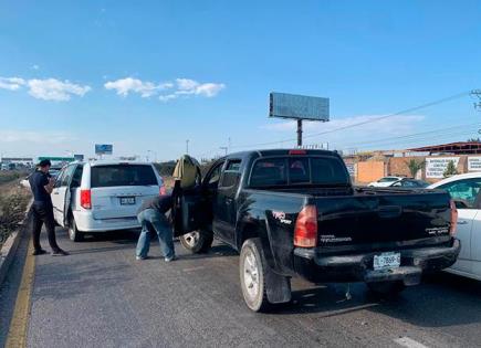 Sólo daños dejan dos choques en rúa a México