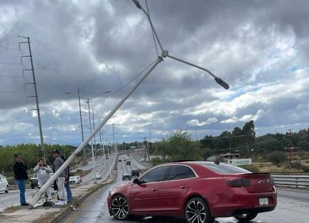 Choque en ramal de carretera Matehuala; solo daños materiales