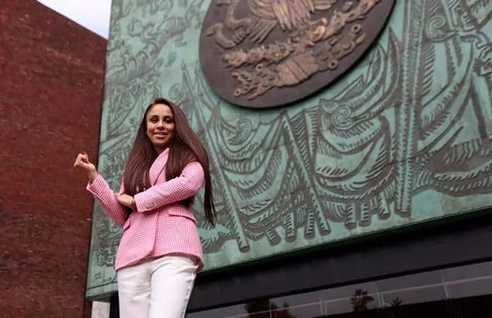 Que siempre sí le interesa la política a Paola Longoria