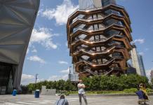 Reapertura de la escultura en Manhattan tras serie de suicidios