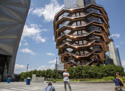 Reapertura de la escultura en Manhattan tras serie de suicidios