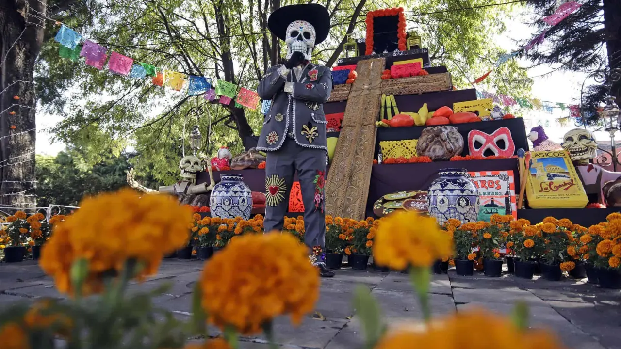 Día de Muertos: El simbolismo de los 7 niveles del altar
