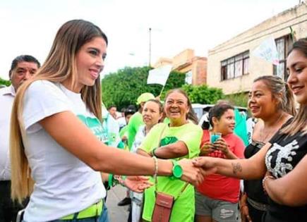 Promete senadora hacer obras municipales