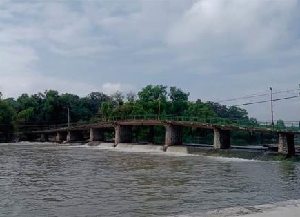 Aumenta nivel del río Valles