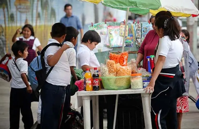 Con obesidad, 40% de los menores en escuelas: SEP